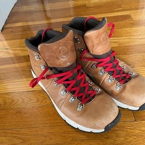 Danner Mountian 600 Full Grain Leather hiking boots men’s size 12